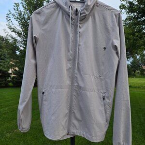 Vuori Outdoor Trainer Shell Jacket in Gray